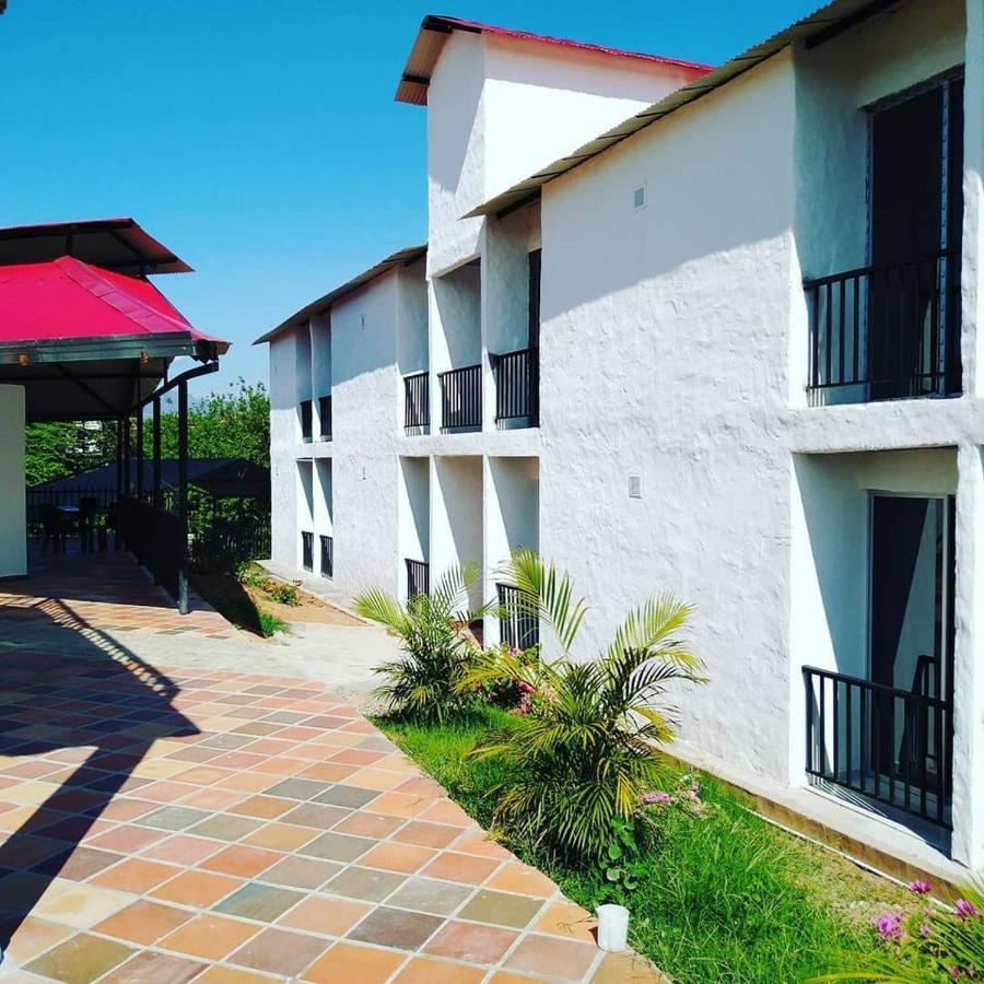 Cosmos Tatacoa Hotel Villavieja Bagian luar foto