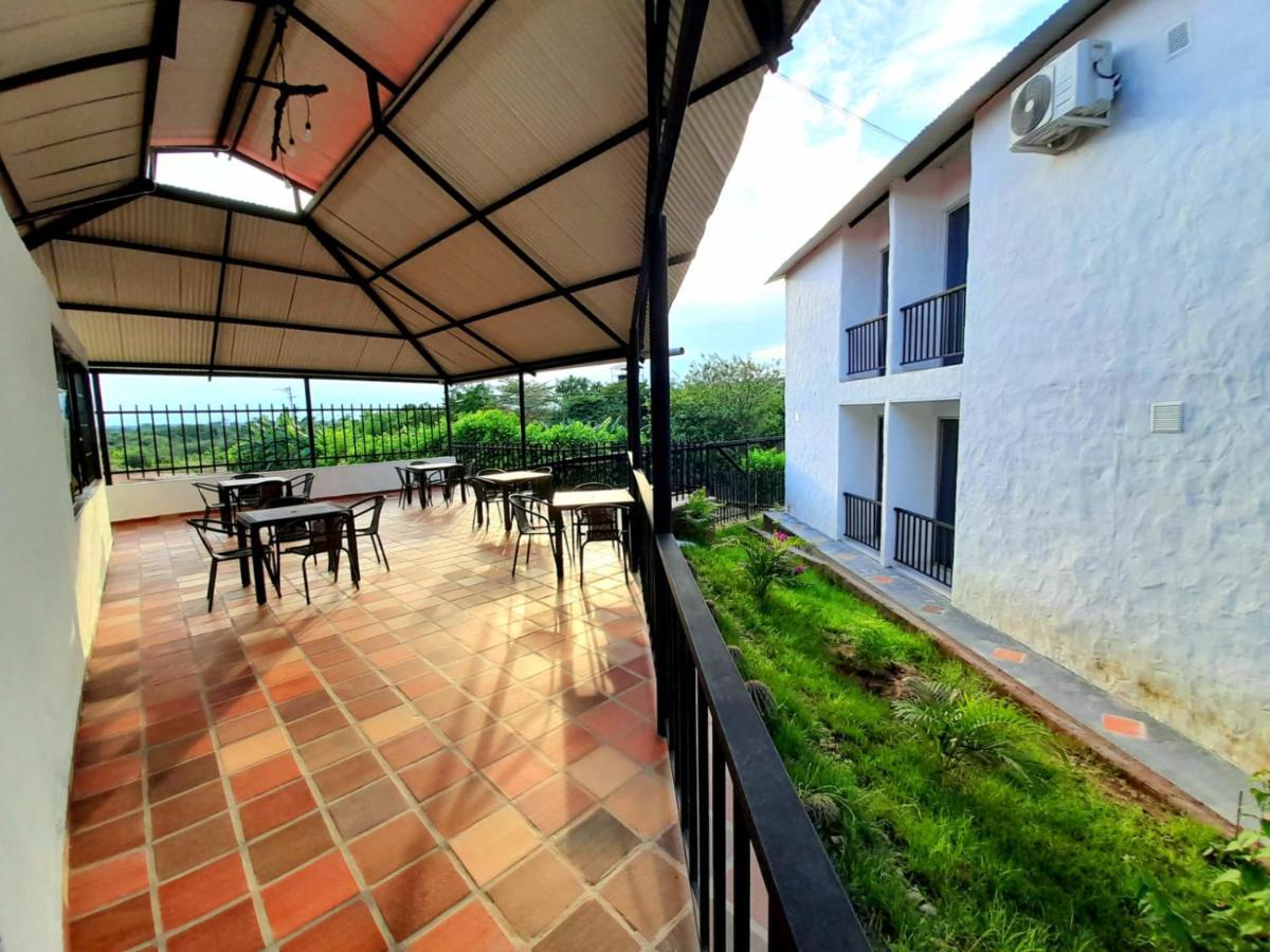 Cosmos Tatacoa Hotel Villavieja Bagian luar foto