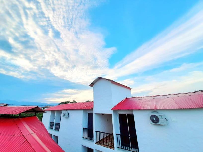 Cosmos Tatacoa Hotel Villavieja Bagian luar foto