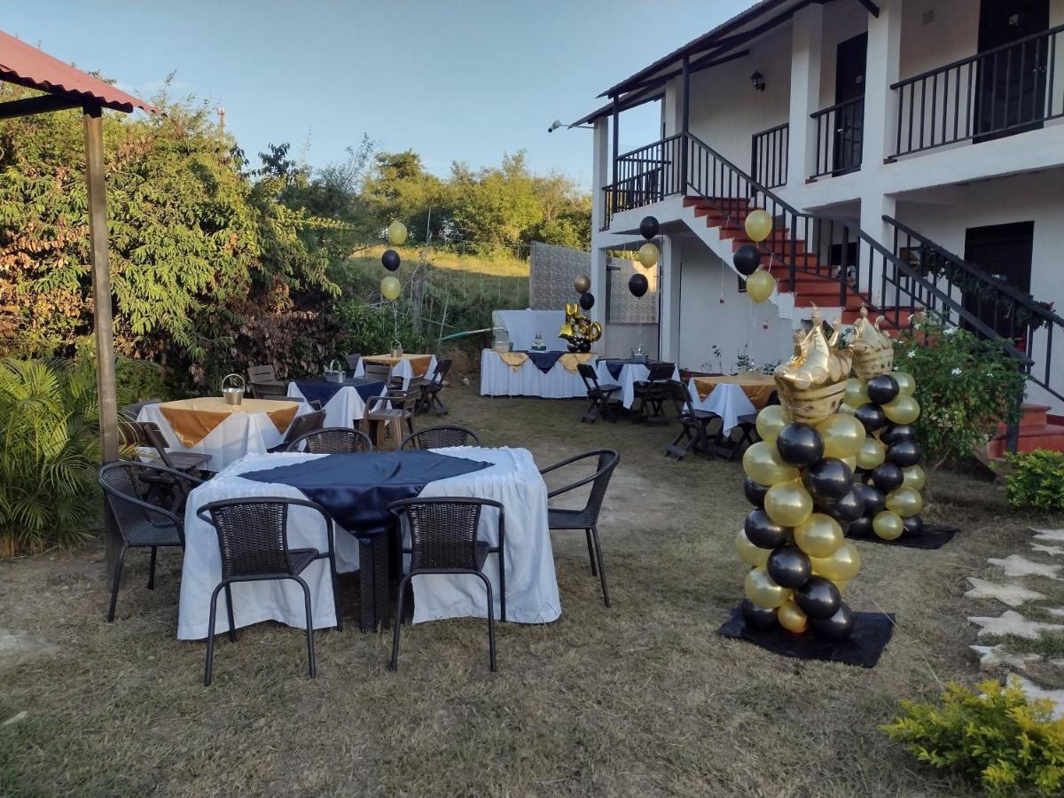 Cosmos Tatacoa Hotel Villavieja Bagian luar foto